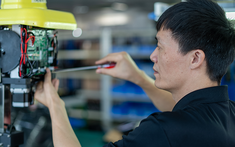 badminton training machine assembly